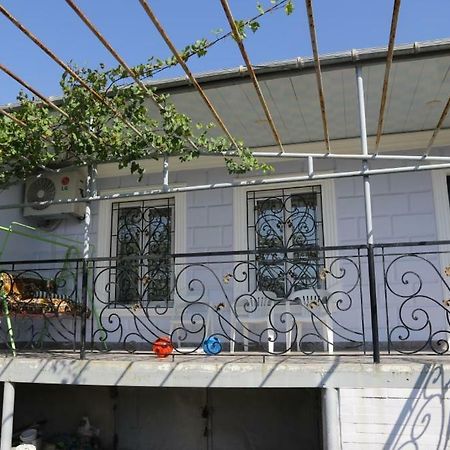 Nana'S Apartment Kutaisi Exterior photo